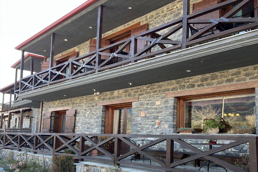 Guesthouse Teloni Vitina Exterior foto